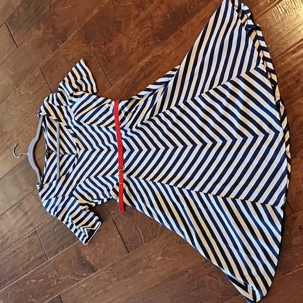 Chevron Pattern Dress Size L Black and White - With Red Skinny Belt